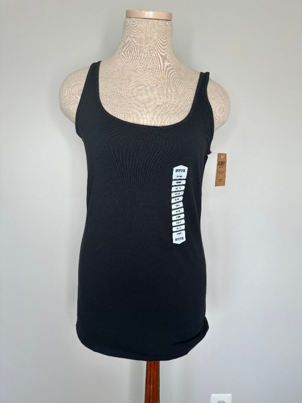 Duluth Trading Co. Women's Black No-Yank Scoop Neck Tank Top Size Medium